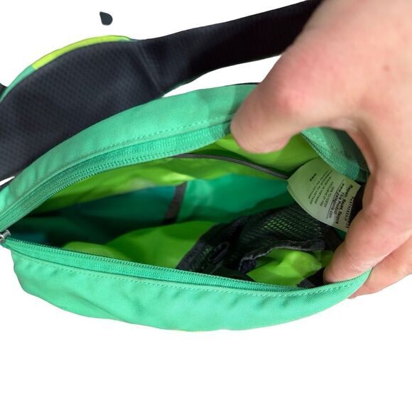 ? Patagonia‎ Atom Sling 8L – Green Lightweight Crossbody Bag ? main image 10